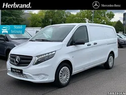 Weiß Gebraucht 2022 Mercedes Vito Van / Kleinbus | 34.367 € (Etwas zu teuer)
