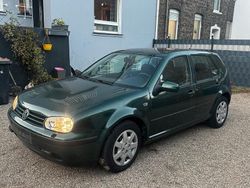 Grün Gebraucht 2000 VW Golf IV Kleinwagen | 1.500 € (Guter Preis)