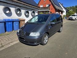 Grau Gebraucht 2008 Seat Alhambra Van / Kleinbus | 4.990 € (Teuer)