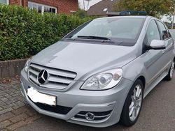 Silber Gebraucht 2009 Mercedes B200 Van / Kleinbus | 4.950 € (Etwas zu teuer)