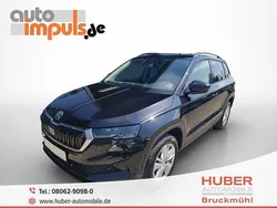 Black magic (1z1z) Gebraucht 2024 Skoda Karoq Selection SUV | 30.190 € (Guter Preis)