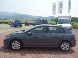 Delfingrau metallic (metallic) Gebraucht 2020 VW Golf VIII Life Limousine | 18.300 € (Fairer Preis)