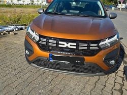 Orange Gebraucht 2023 Dacia Sandero Expression Kleinwagen | 14.999 € (Guter Preis)