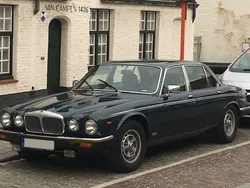 Blau Gebraucht 1992 Jaguar XJ12 Limousine | 21.900 €