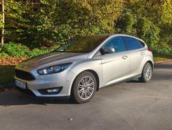 Silber Gebraucht 2017 Ford Focus Limousine | 12.400 € (Fairer Preis)