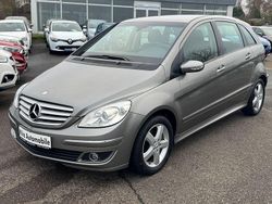 Grau Gebraucht 2005 Mercedes B150 Van / Kleinbus | 6.299 € (Fairer Preis)