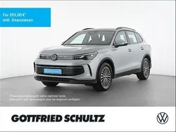 Oyster silver metallic Gebraucht 2024 VW Tiguan Life SUV | 33.760 € (Guter Preis)