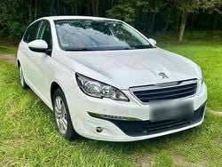 Weiß Gebraucht 2016 Peugeot 308 Style Kombi | 5.499 € (Guter Preis)