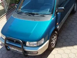 Blau Gebraucht 1996 Mitsubishi Space Runner Van / Kleinbus | 1.100 €