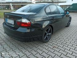 Schwarz Gebraucht 2005 BMW 320 Limousine | 7.500 € (Teuer)