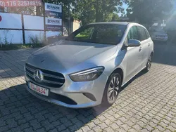 Silber Gebraucht 2021 Mercedes B180 Van / Kleinbus | 9.999 € (Etwas zu teuer)