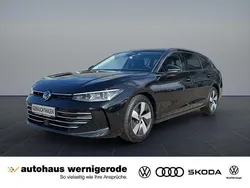 Schwarz Gebraucht 2024 VW Passat Kombi | 38.939 € (Fairer Preis)