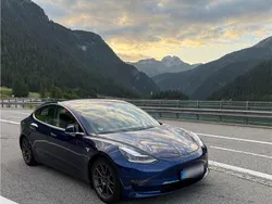 Blau Gebraucht 2020 Tesla Model 3 Limousine | 26.990 € (Etwas zu teuer)