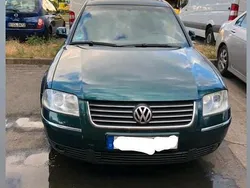 Grün Gebraucht 2004 VW Passat Limousine | 1.900 € (Fairer Preis)