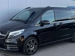 Obsidianschwarz metallic Gebraucht 2020 Mercedes V250 AMG line Van / Kleinbus | 62.499 € (Teuer)
