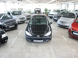 Schwarz Gebraucht 2001 Peugeot 206 Limousine | 500 € (Guter Preis)