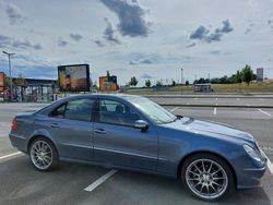 Blau Gebraucht 2003 Mercedes E240 Elegance Limousine | 13.999 €