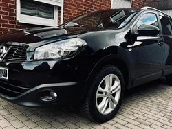 Schwarz Gebraucht 2012 Nissan Qashqai SUV | 7.199 € (Fairer Preis)