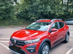 Rot Gebraucht 2022 Dacia Sandero Stepway Kleinwagen | 13.500 € (Guter Preis)