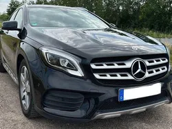 Schwarz Gebraucht 2018 Mercedes GLA180 AMG line SUV | 20.900 € (Guter Preis)