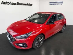 Engine red Neu 2024 Hyundai i30 Advantage Limousine | 26.490 € (Etwas zu teuer)