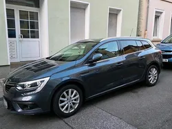 Grau Gebraucht 2016 Renault Mégane GrandTour Intens Kombi | 6.250 € (Fairer Preis)