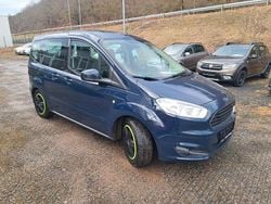 Blau Gebraucht 2014 Ford Tourneo Courier S Van / Kleinbus | 5.395 €