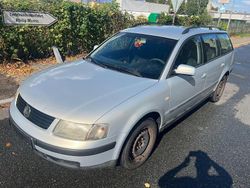 Silber Gebraucht 2000 VW Passat Comfortline Kombi | 299 € (Superpreis)