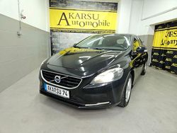 Schwarz Gebraucht 2016 Volvo V40 You! Kombi | 5.750 €