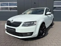 Weiß Gebraucht 2016 Skoda Octavia Style Kombi | 8.800 € (Guter Preis)