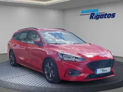 Rot Gebraucht 2022 Ford Focus ST-Line Kombi | 17.980 € (Guter Preis)
