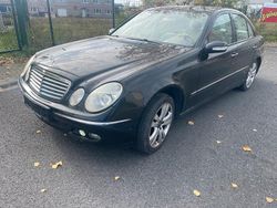 Schwarz Gebraucht 2005 Mercedes 240 Limousine | 2.250 €