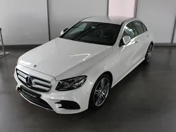 Weiß , manufaktur diamantweiß bright Gebraucht 2019 Mercedes E200 AMG Limousine | 34.890 € (Etwas zu teuer)