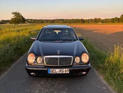 Schwarz Gebraucht 1997 Mercedes E280 Avantgarde Limousine | 5.500 € (Guter Preis)