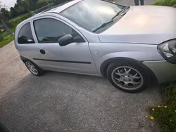 Silber Gebraucht 2001 Opel Corsa Kleinwagen | 600 €