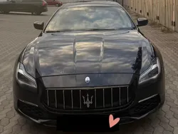 Schwarz Gebraucht 2018 Maserati Quattroporte Limousine | 50.000 € (Teuer)