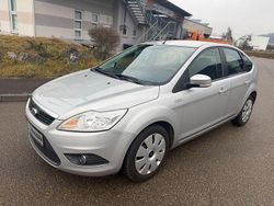 Silber Gebraucht 2008 Ford Focus Limousine | 3.890 €