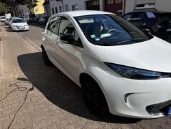 Weiß Gebraucht 2016 Renault Zoe Life Kleinwagen | 5.900 € (Fairer Preis)