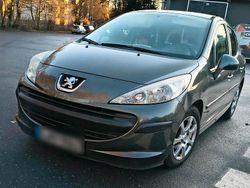 Grau Gebraucht 2005 Peugeot 207 Kleinwagen | 2.700 €