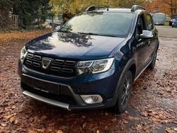 Blau Gebraucht 2017 Dacia Sandero Stepway Kleinwagen | 9.499 € (Fairer Preis)