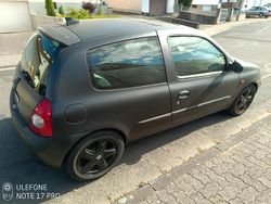 Grau Gebraucht 2002 Renault Clio II Kleinwagen | 700 € (Guter Preis)