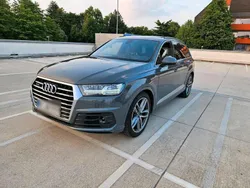 Grau Gebraucht 2016 Audi Q7 S-Line SUV | 34.000 € (Fairer Preis)