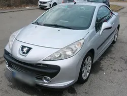 Silber Gebraucht 2008 Peugeot 207 CC Cabrio | 1.600 €