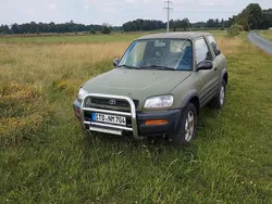 Grün Gebraucht 1997 Toyota RAV4 SUV | 2.000 € (Superpreis)