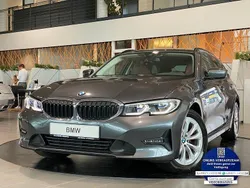 Grau Gebraucht 2022 BMW 320 Advantage Limousine | 30.780 € (Fairer Preis)