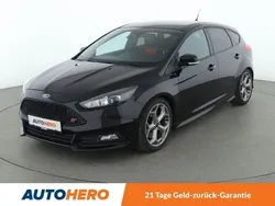Schwarz Gebraucht 2018 Ford Focus ST Limousine | 21.590 € (Etwas zu teuer)