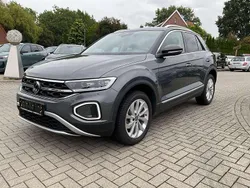 Grau Gebraucht 2024 VW T-Roc Style SUV | 27.900 € (Guter Preis)