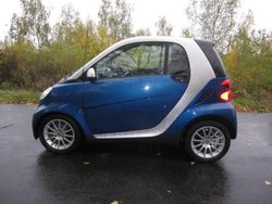 Blau Gebraucht 2009 Smart ForTwo Coupé Passion Kleinwagen | 4.300 € (Fairer Preis)