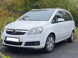 Weiß Gebraucht 2007 Opel Zafira Van / Kleinbus | 4.399 € (Teuer)