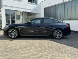 Schwarz uni Neu 2025 BMW 420 Sport Line Coupé | 52.640 € (Superpreis)